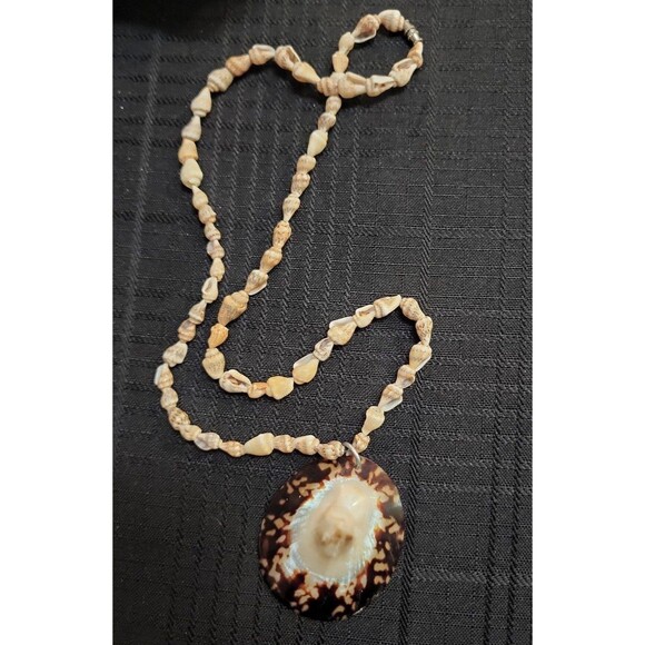 Vintage Limpet and Natural Seashells Statement Necklace - Picture 6 of 6